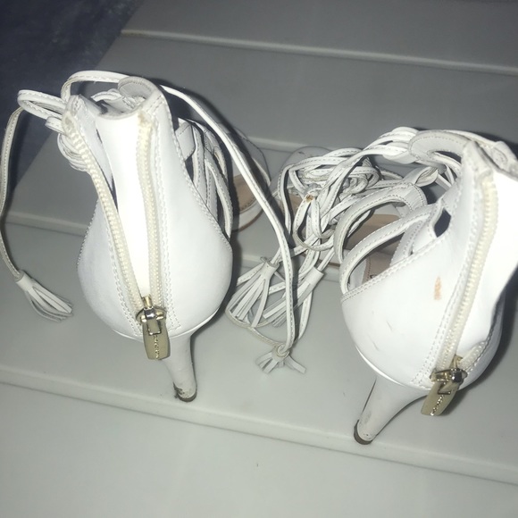 Vince Camuto White open toe Stilletos - Picture 5 of 7